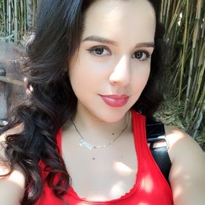 Meet your Posher, Beatriz